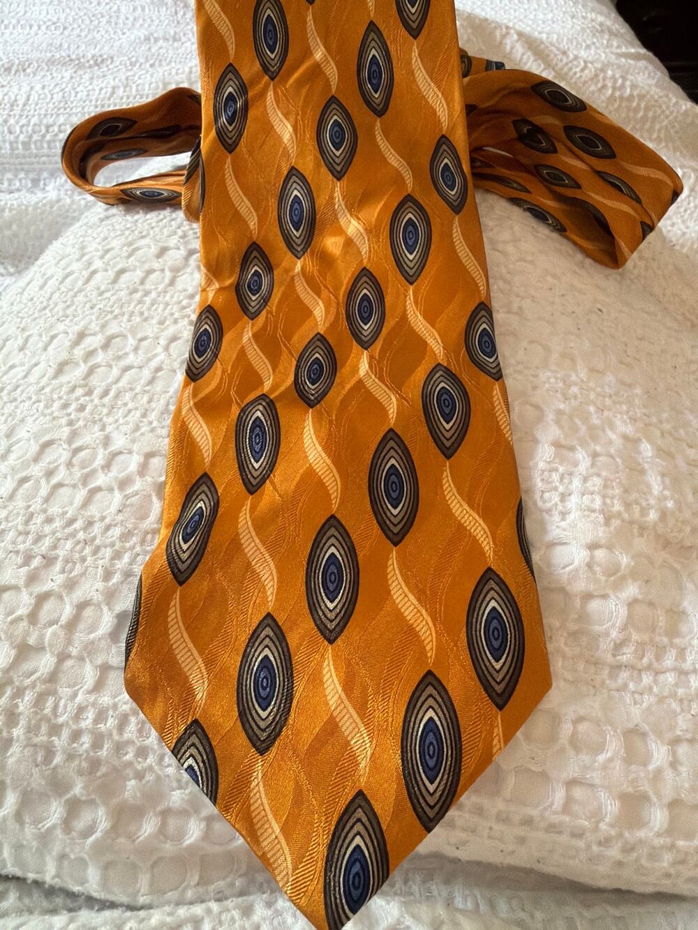 Z. Richards 100% Silk Gold Blue Geometric Medallion Men’s Necktie USA Extra Long